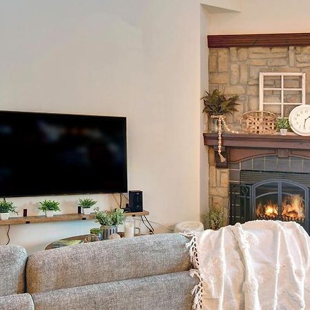 Huge Condo In Front Of Tremblant Ski Resort Mont-Tremblant Ngoại thất bức ảnh